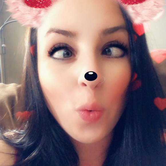 Meet your Posher, Amanda - Picture 1 of 1